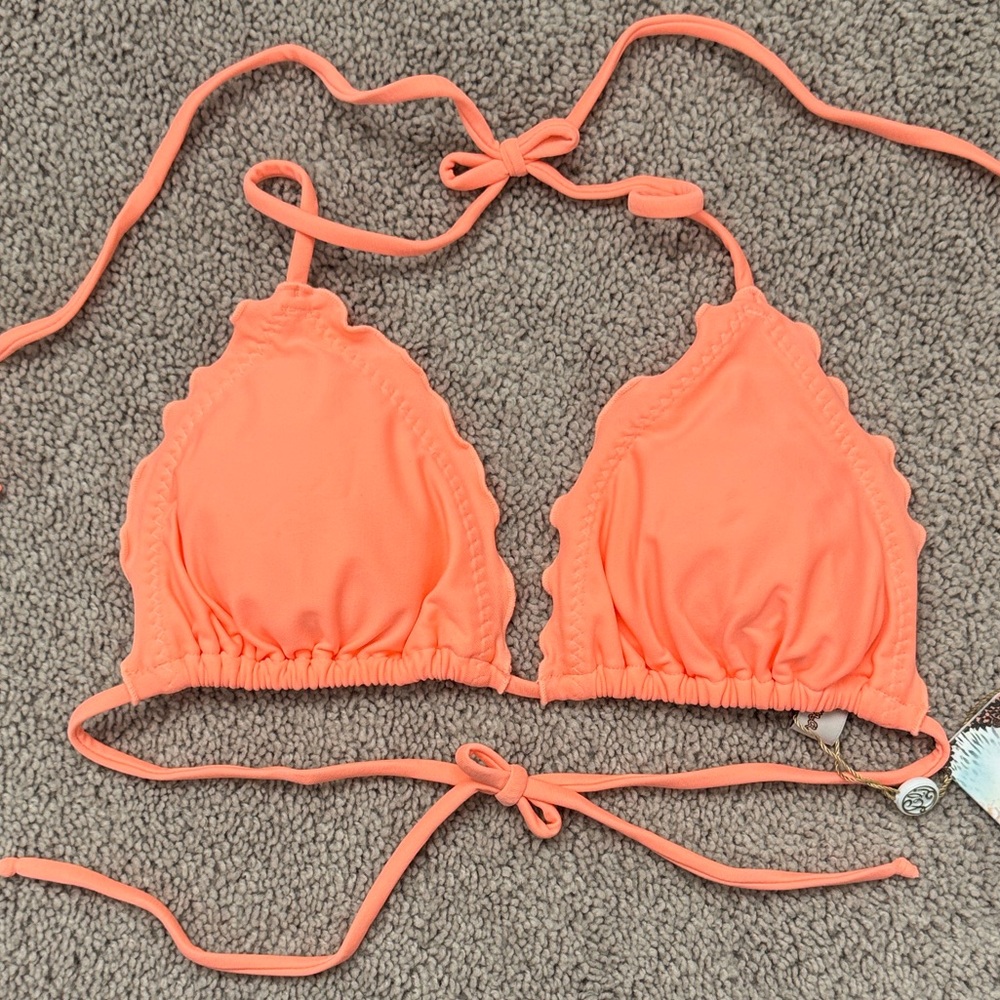 Luli Fama Cosita Buena Wavey Triangle Bikini Top Size M